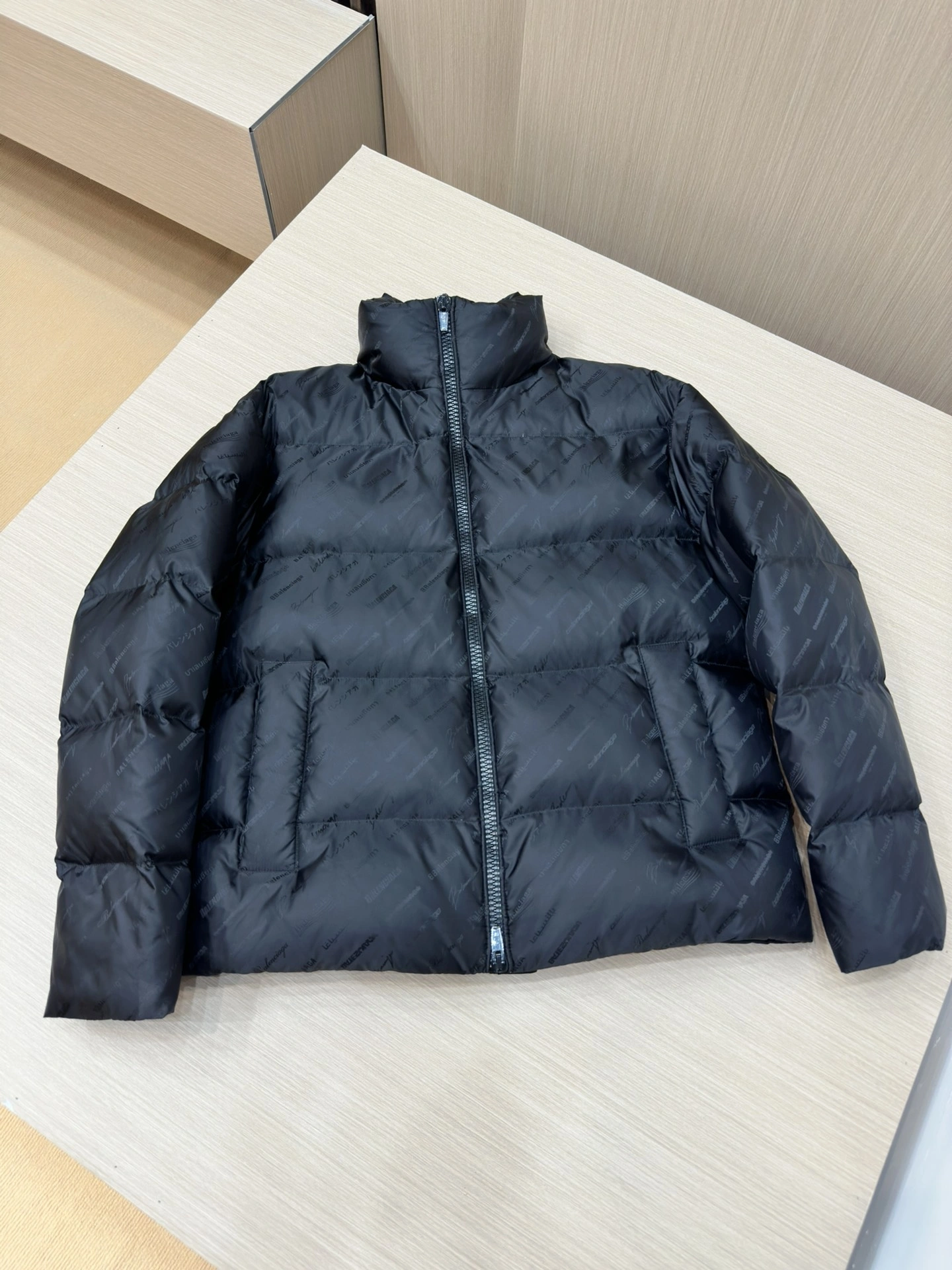 OdorResistant Balenciaga Down Jackets 98940