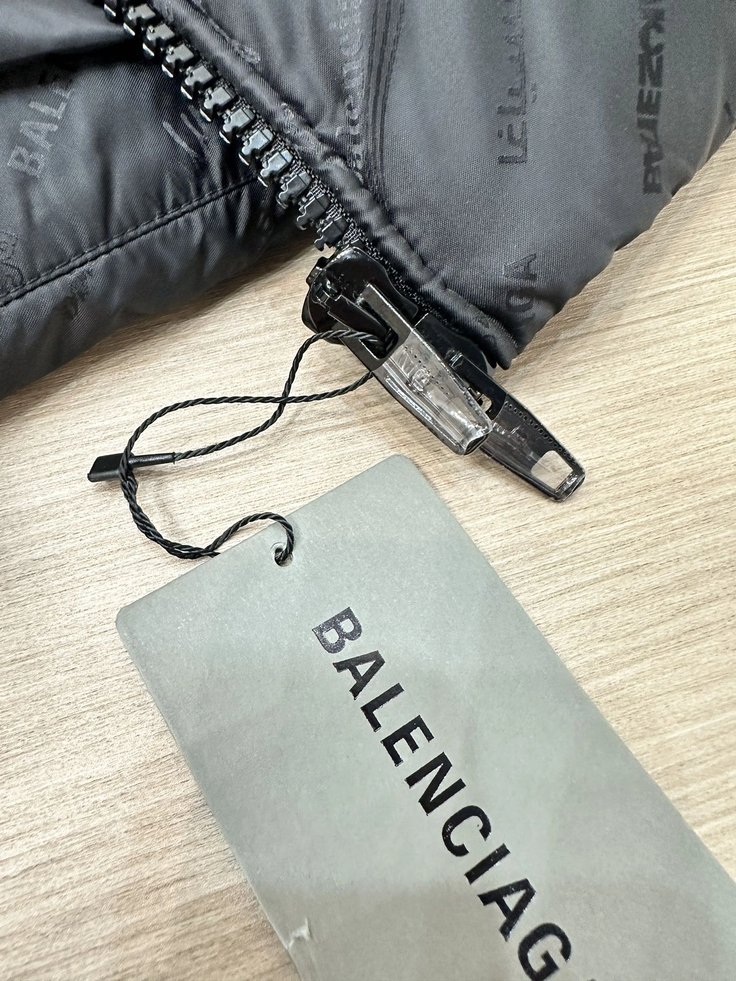 OdorResistant Balenciaga Down Jackets 98940