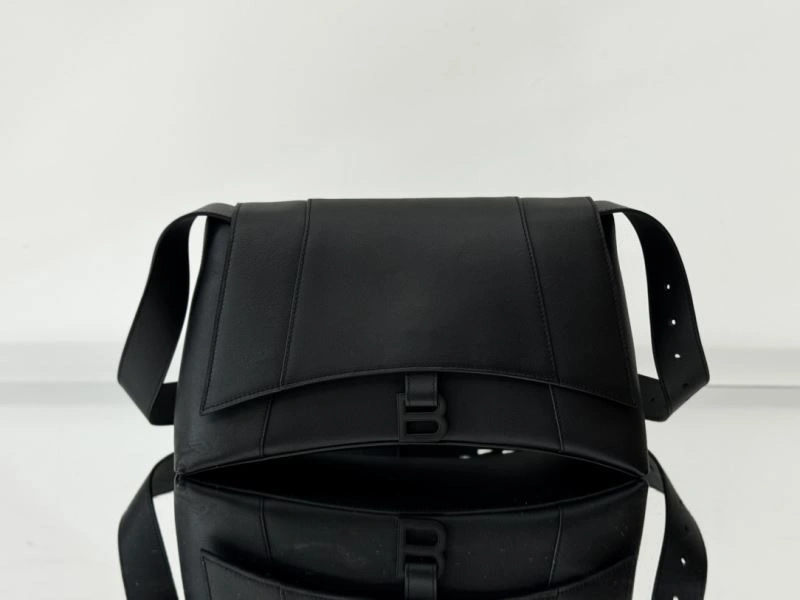 Timeless Balenciaga Downtown Hourglass Bag -  Cowhide Crossbody Tote 66988