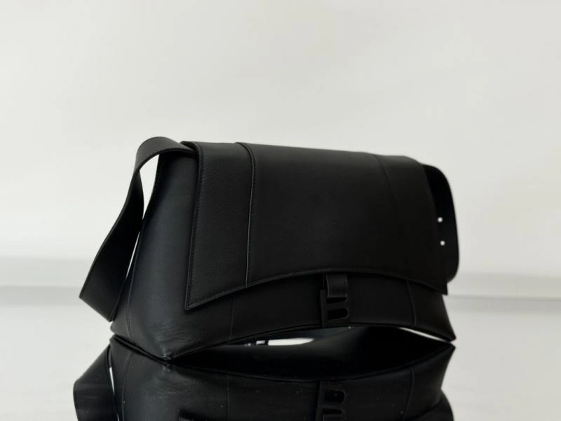 Timeless Balenciaga Downtown Hourglass Bag -  Cowhide Crossbody Tote 66988
