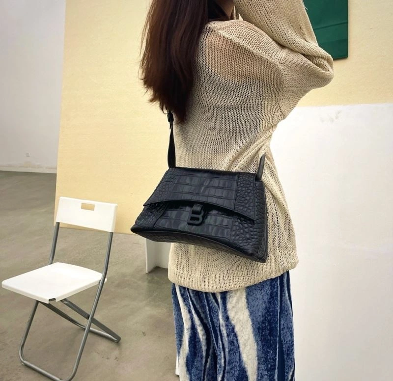Flexible Balenciaga Downtown Hourglass Crocodile-Patterned Crossbody Bag 66990