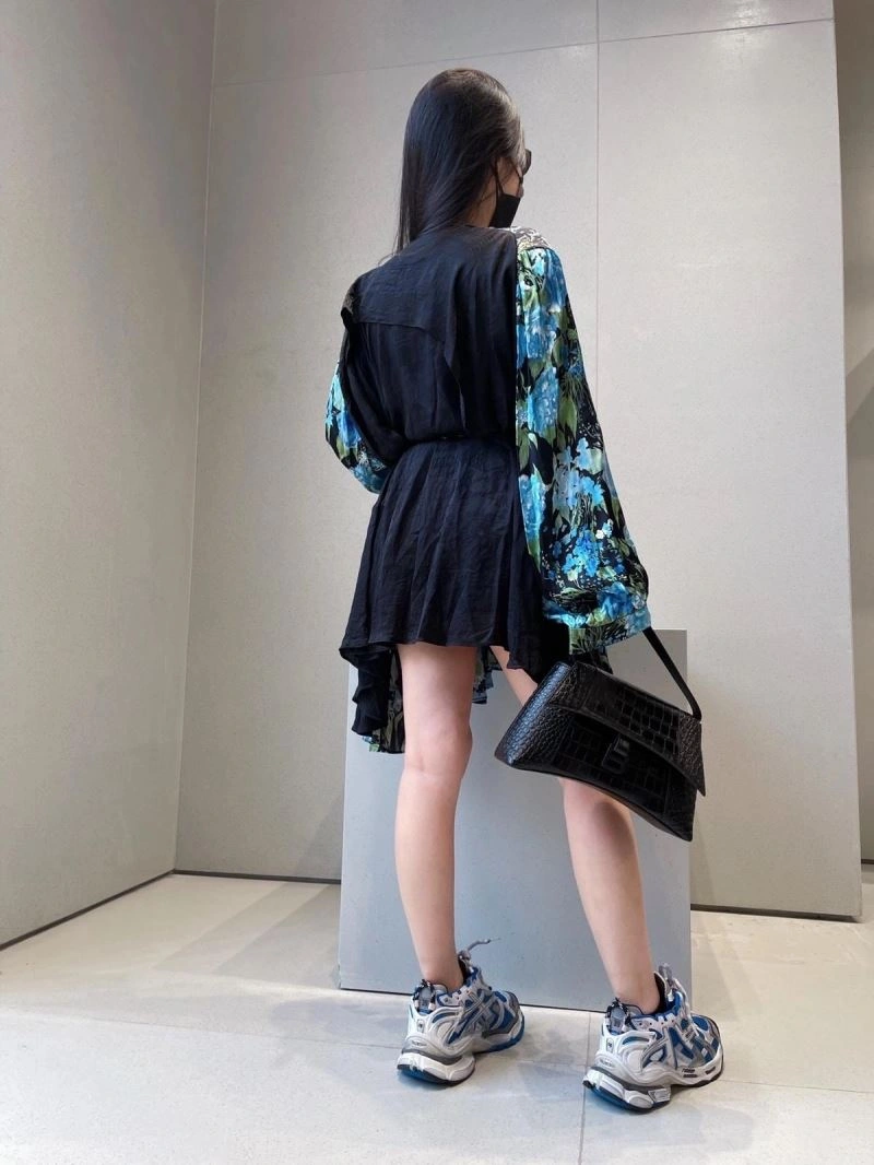 Flexible Balenciaga Downtown Hourglass Crocodile-Patterned Crossbody Bag 66990