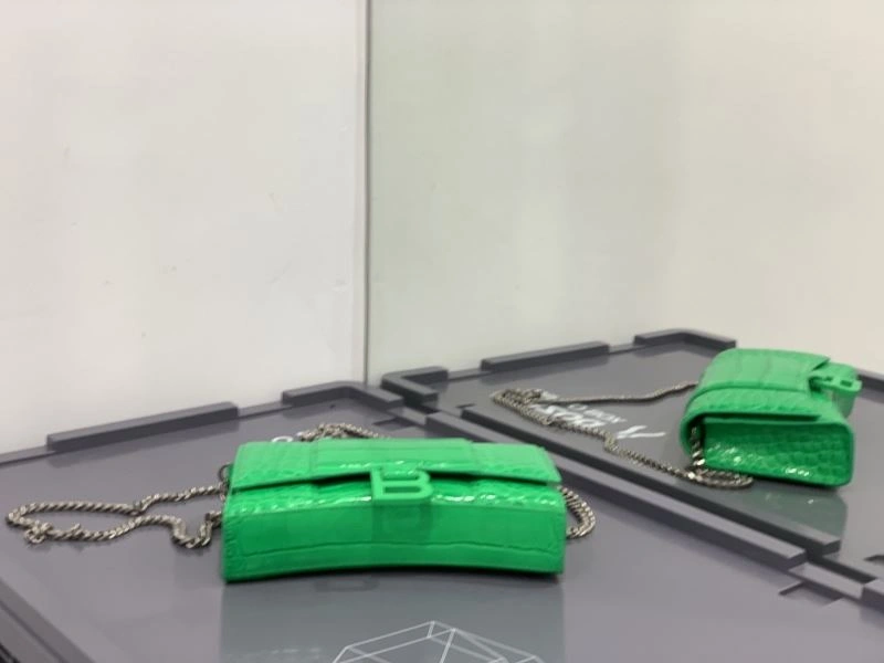 QuickDry Balenciaga Electric Green Crocodile Hourglass Chain Bag 72657