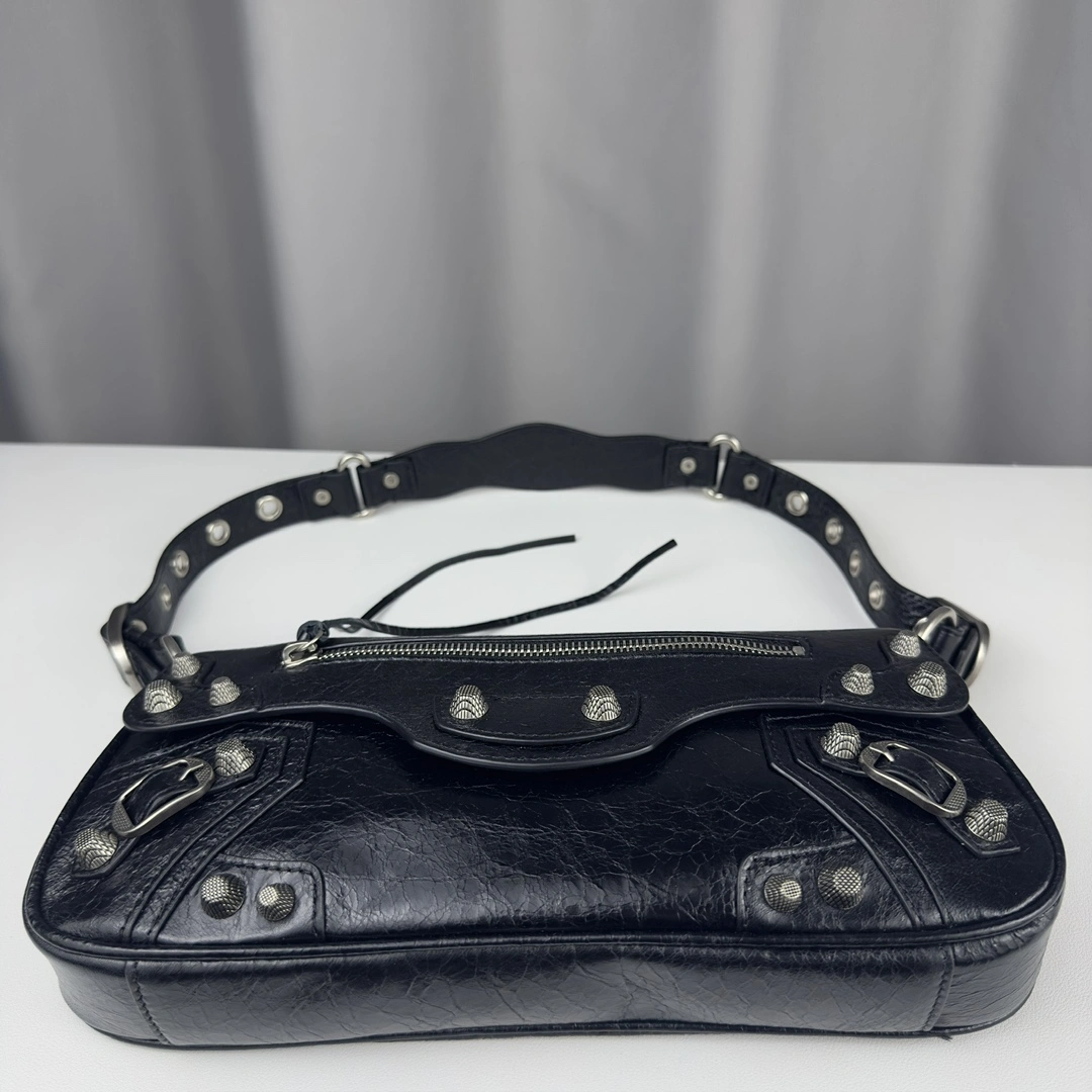 MultiPurpose Balenciaga Everyday Large Baguette Sling Bag in Lambskin 61106
