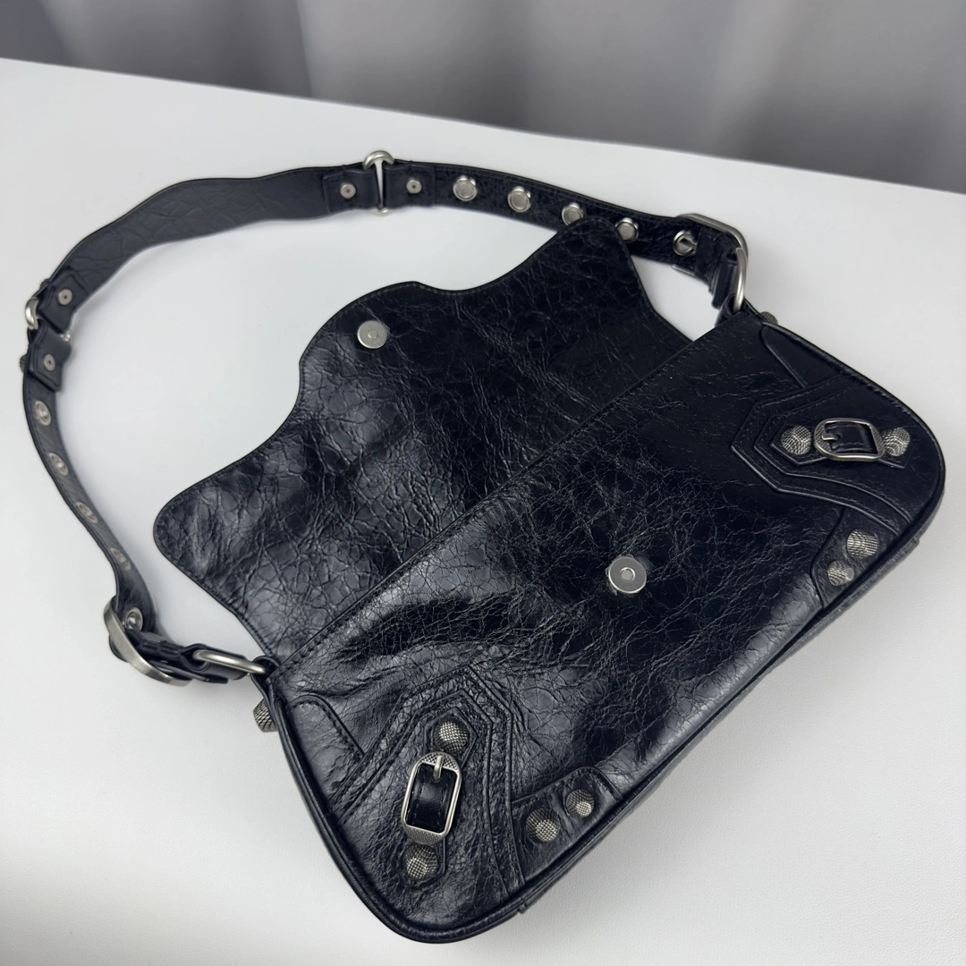 MultiPurpose Balenciaga Everyday Large Baguette Sling Bag in Lambskin 61106