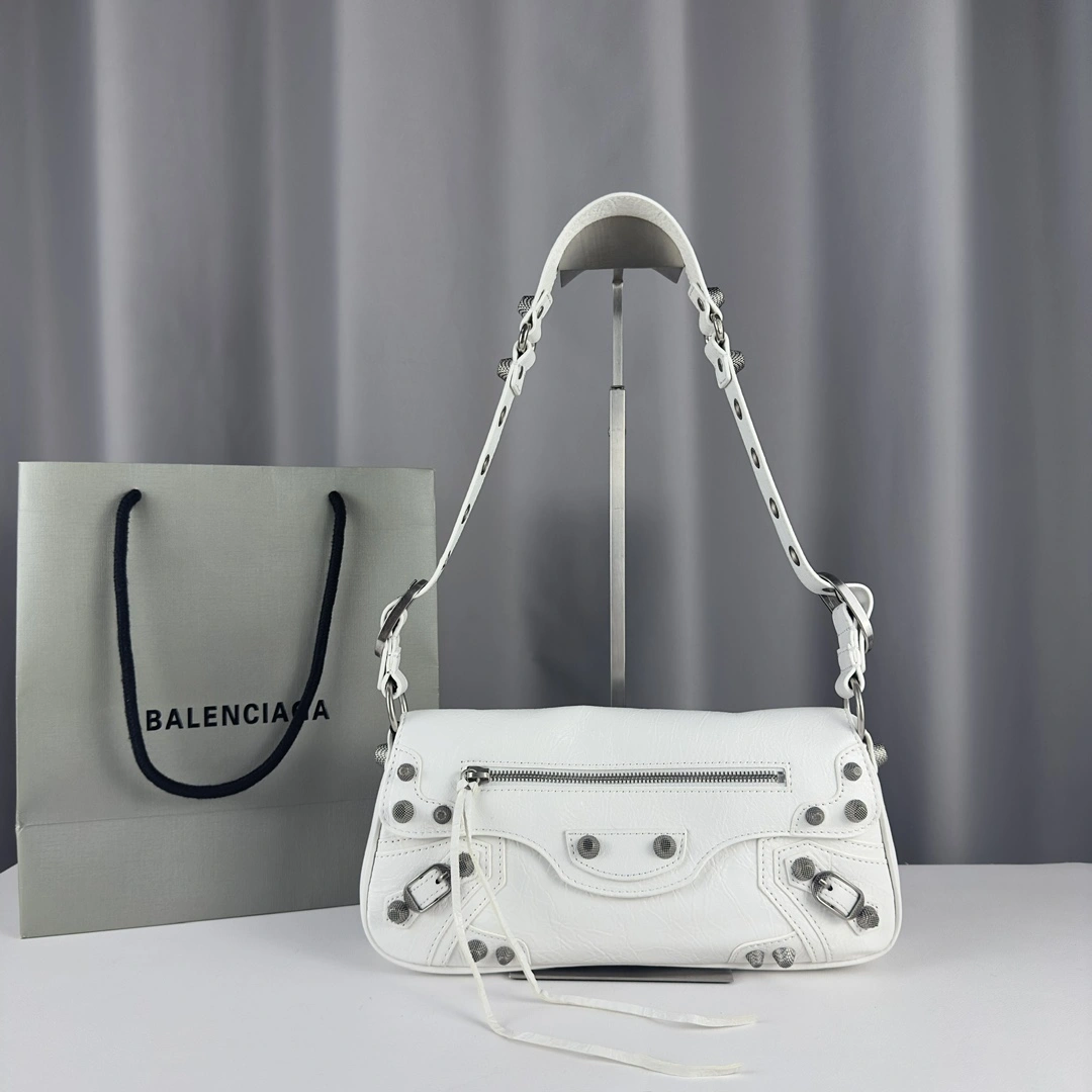 RelaxedFit Balenciaga Everyday Large Lambskin Sling Baguette Bag 61104