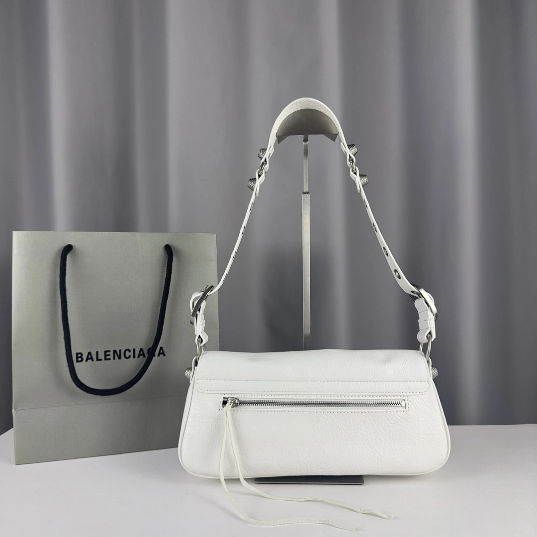 RelaxedFit Balenciaga Everyday Large Lambskin Sling Baguette Bag 61104