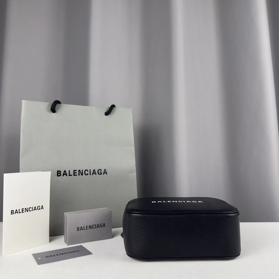 Thermal Balenciaga Everyday Mini Camera Crossbody Bag in Lambskin 60871