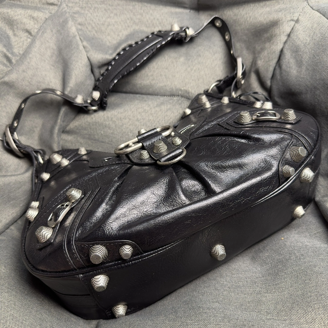 Balenciaga Exploded Lambskin Le Cagole Half-Moon Bag Versatile 61116