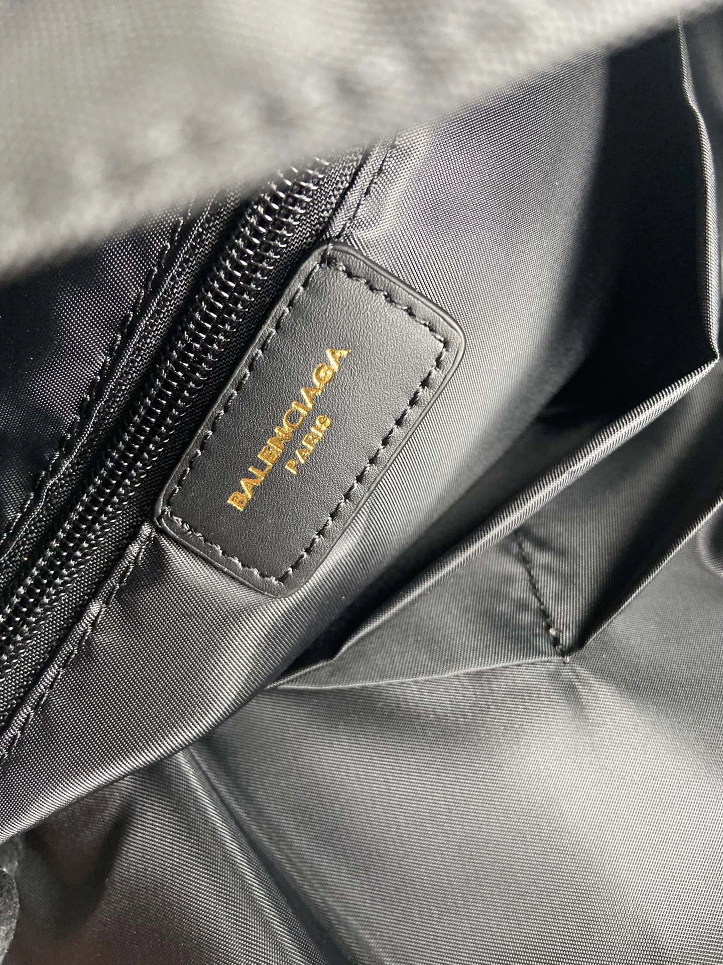 Balenciaga Explorer High-End Backpack with Laptop Compartment Seasonal 61061