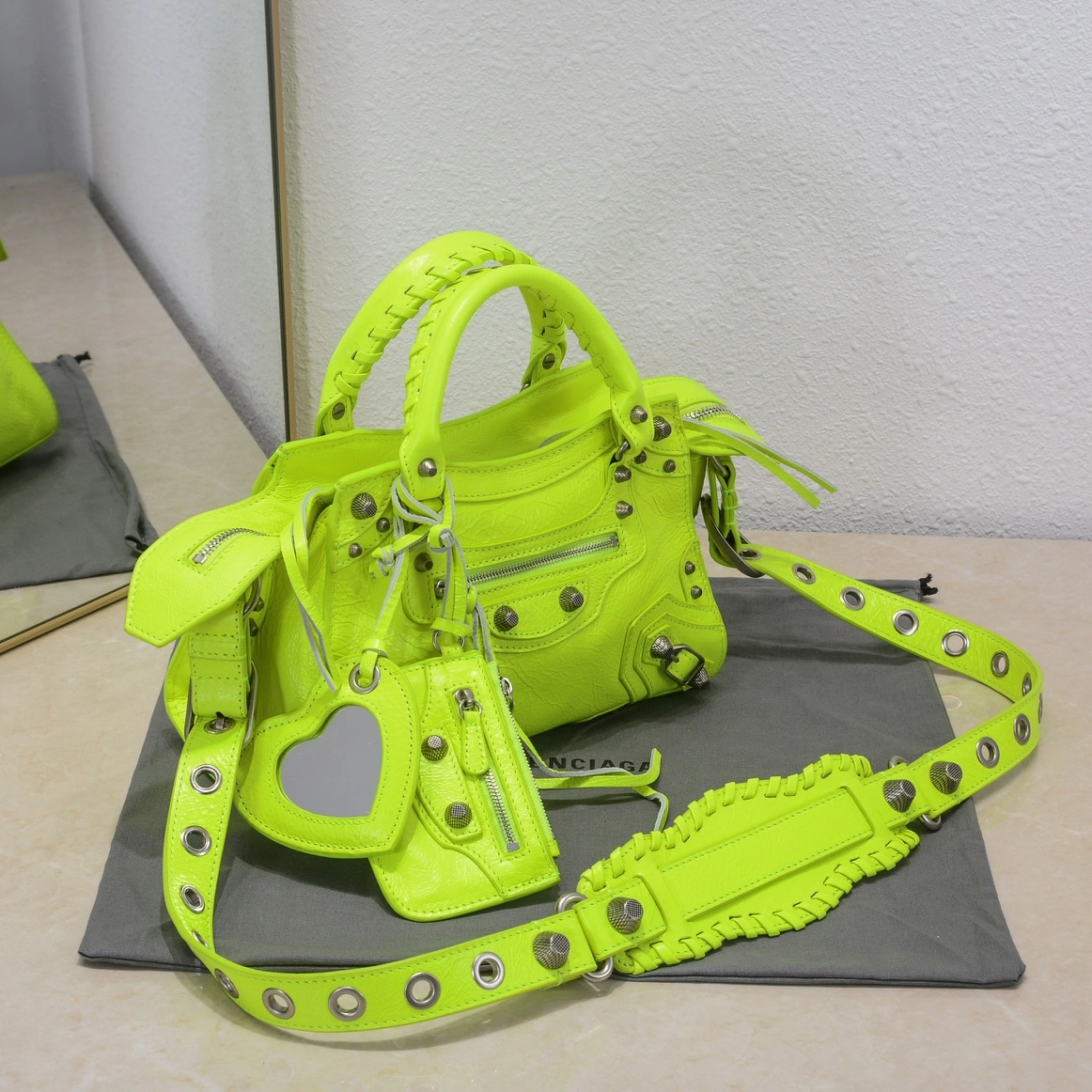 TimelessDesign Balenciaga Fluorescent Green Neo Cagole Heart Mirror Bag 60974