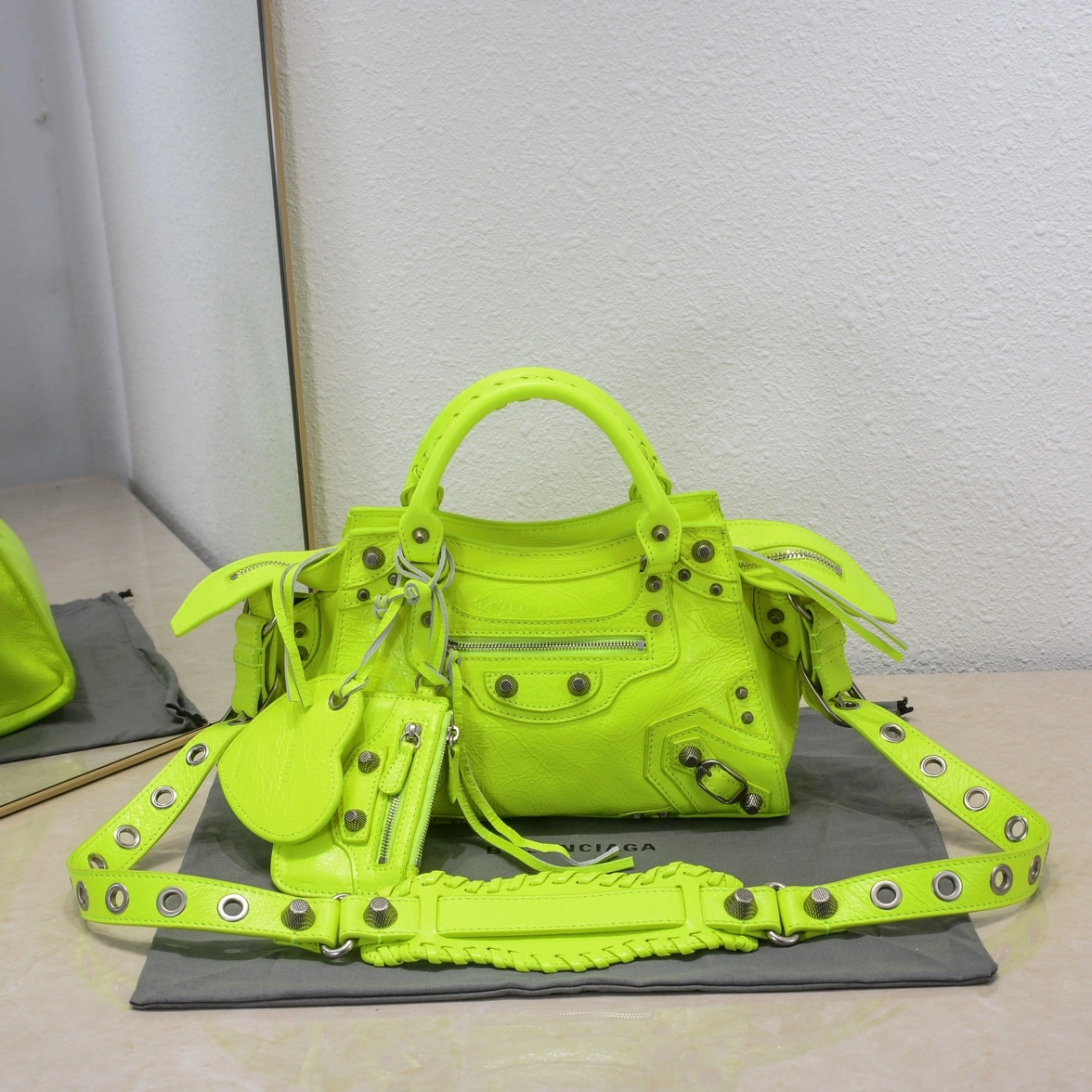 TimelessDesign Balenciaga Fluorescent Green Neo Cagole Heart Mirror Bag 60974