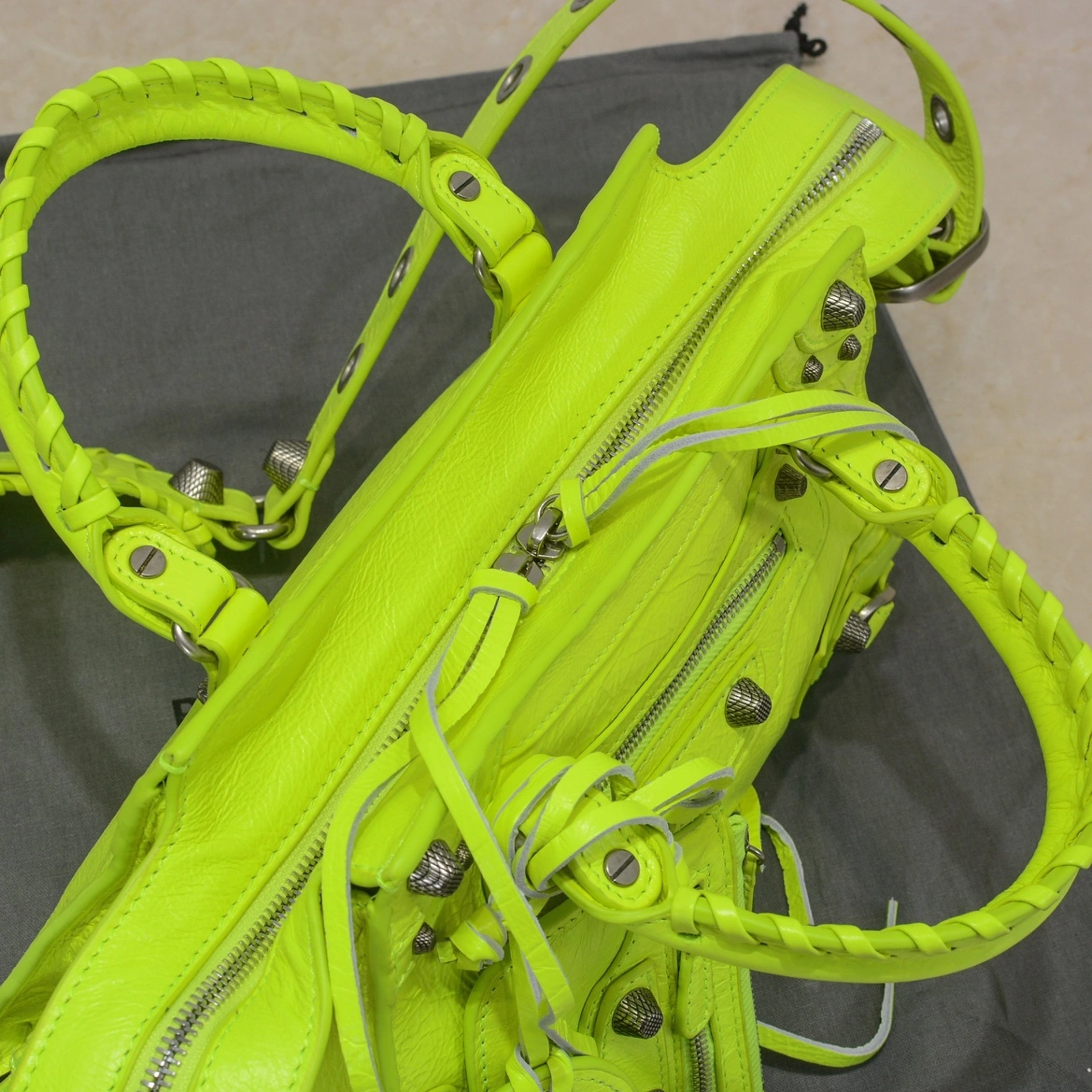 TimelessDesign Balenciaga Fluorescent Green Neo Cagole Heart Mirror Bag 60974