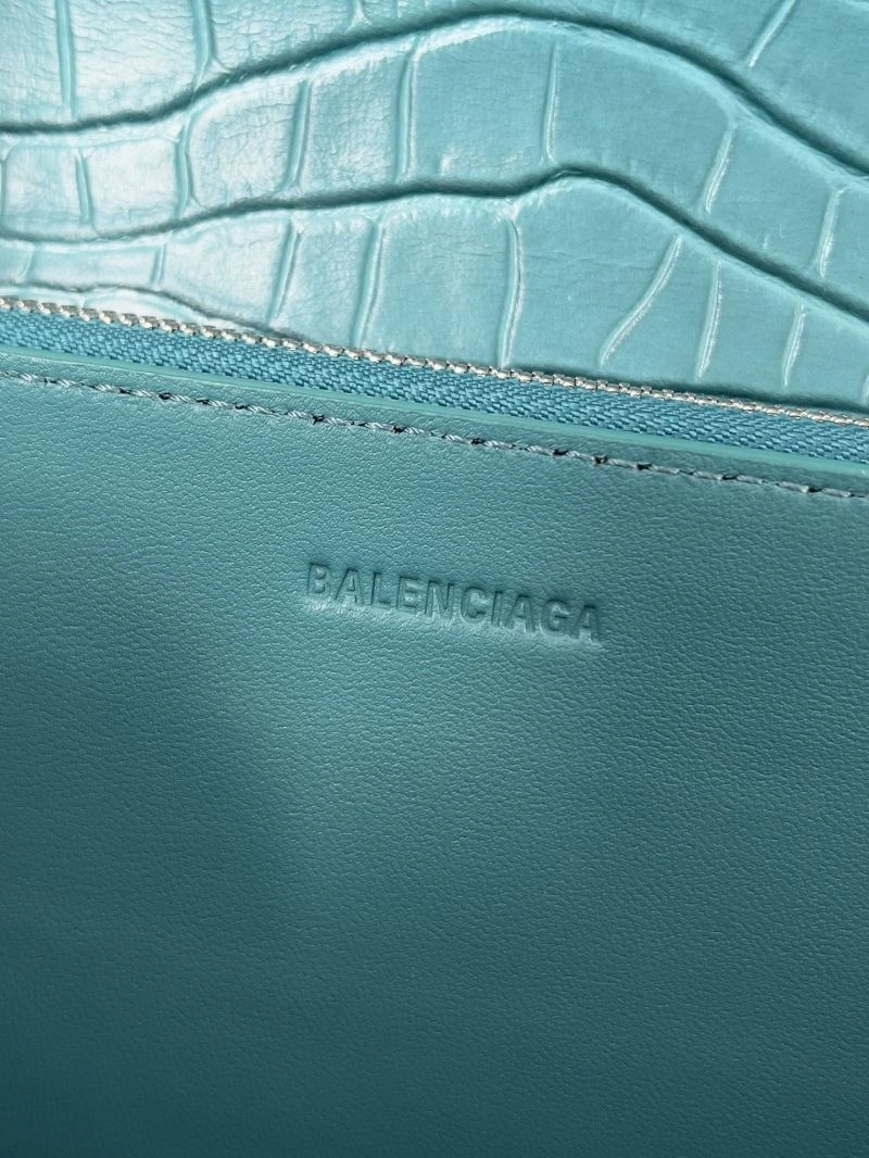 Affordable Balenciaga Gossip Crossbody Bag with Double B Logo in Leather 78614