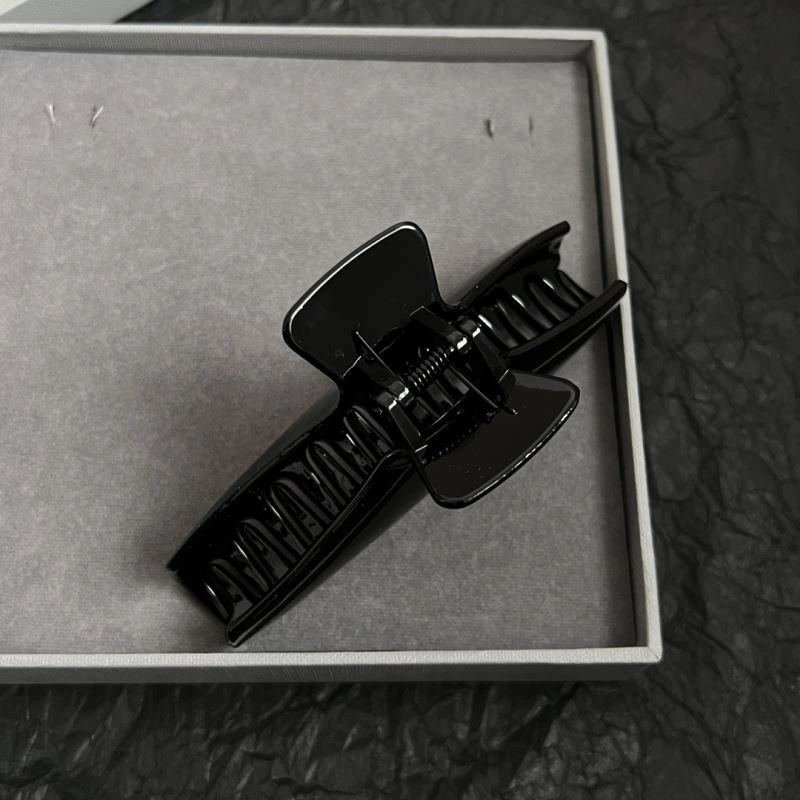 Balenciaga Hairpins Effortless 215578