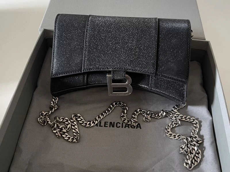 Sustainable Balenciaga Heavy-Duty Hourglass Chain Bag - Iconic Curved Design 78689