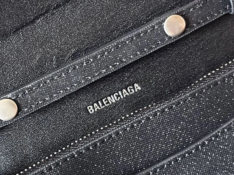 Sustainable Balenciaga Heavy-Duty Hourglass Chain Bag - Iconic Curved Design 78689