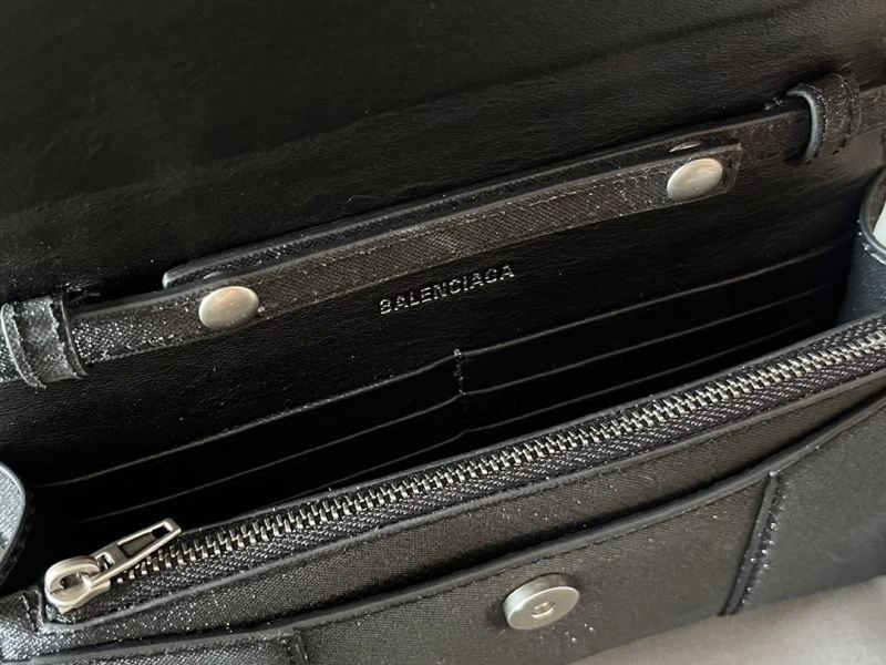 Sustainable Balenciaga Heavy-Duty Hourglass Chain Bag - Iconic Curved Design 78689