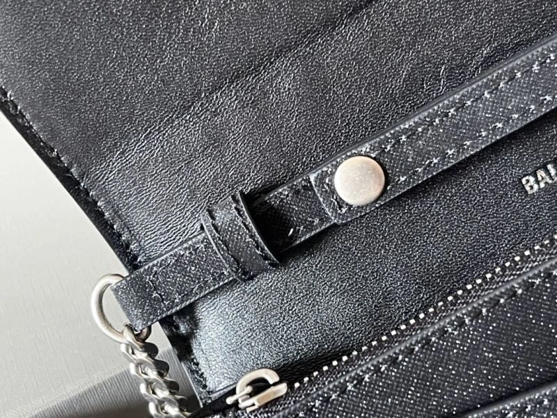 Sustainable Balenciaga Heavy-Duty Hourglass Chain Bag - Iconic Curved Design 78689