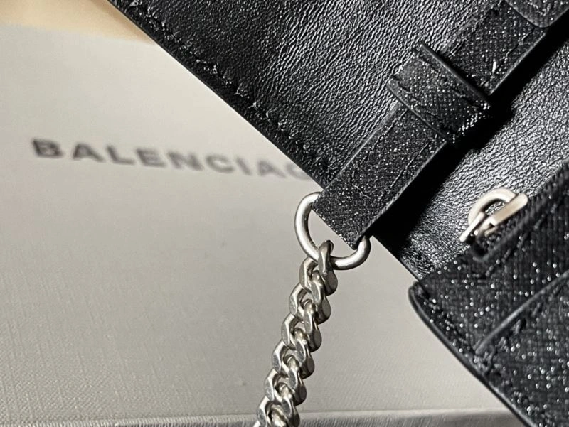 Sustainable Balenciaga Heavy-Duty Hourglass Chain Bag - Iconic Curved Design 78689