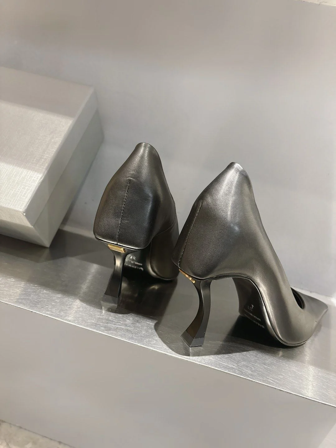 Compact Balenciaga Heeled Shoes 16736