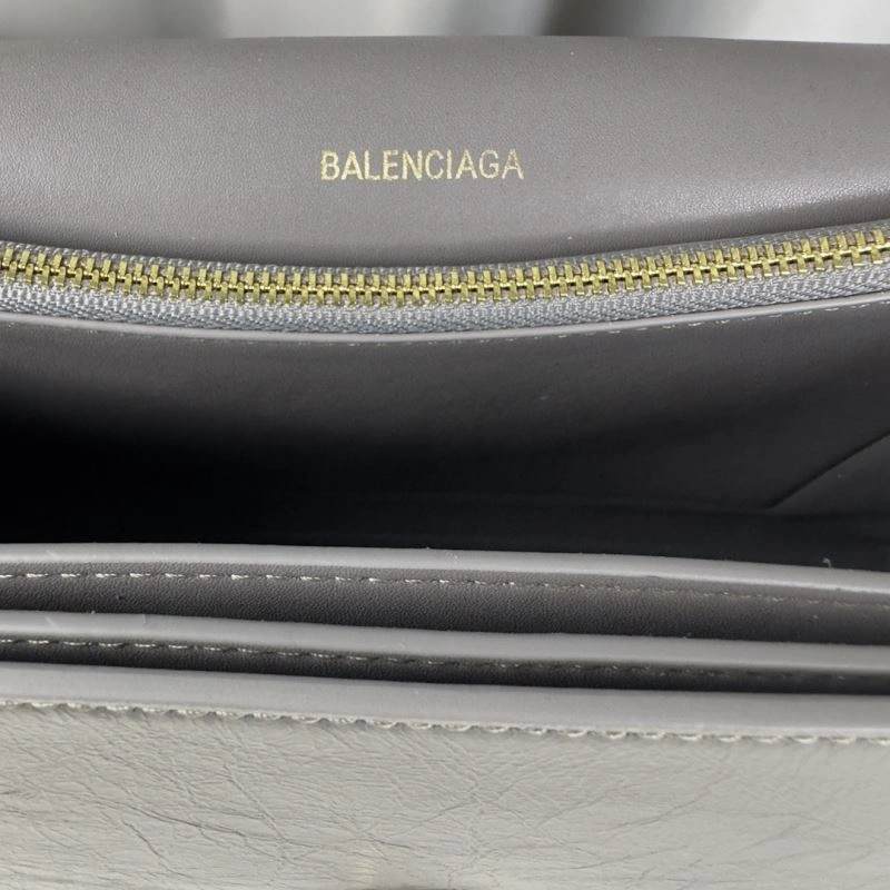 ComfortFit Balenciaga Iconic Crush Hourglass Chain Bag -  Medium Quilted Style 75294