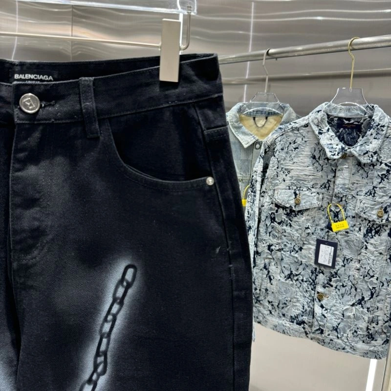 Seasonal Balenciaga Jeans 97436