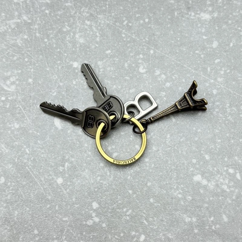 Sporty Balenciaga Keys 64321