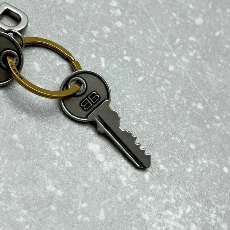 Sporty Balenciaga Keys 64321