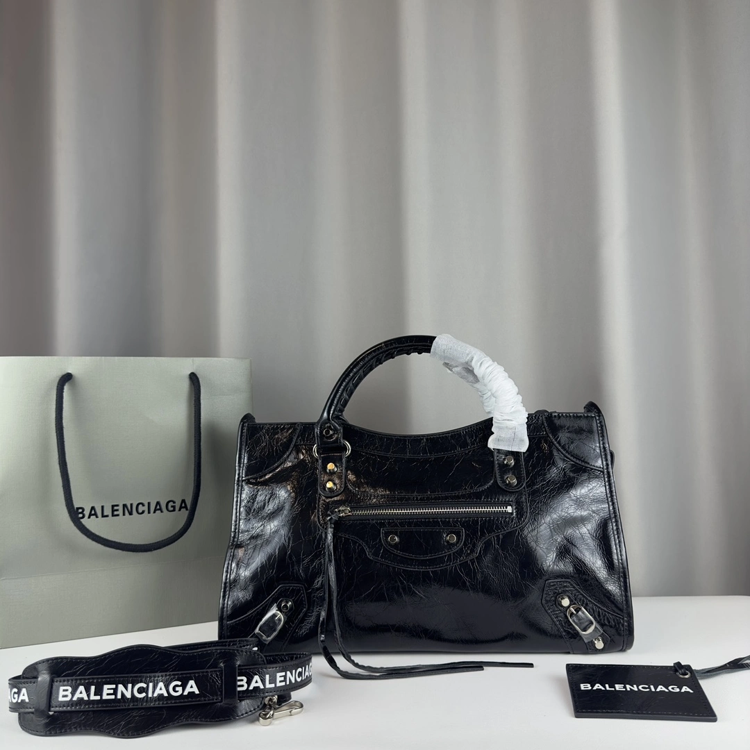 Balenciaga Large Batch 600 Motorcycle Shoulder Bag - Silver Rivet Trendsetting 60985