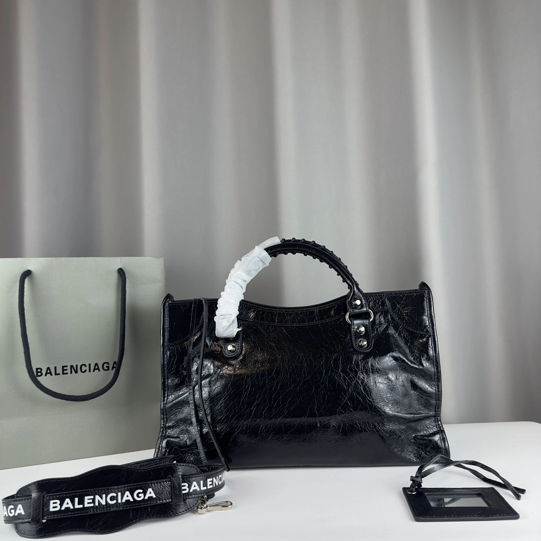 Balenciaga Large Batch 600 Motorcycle Shoulder Bag - Silver Rivet Trendsetting 60985