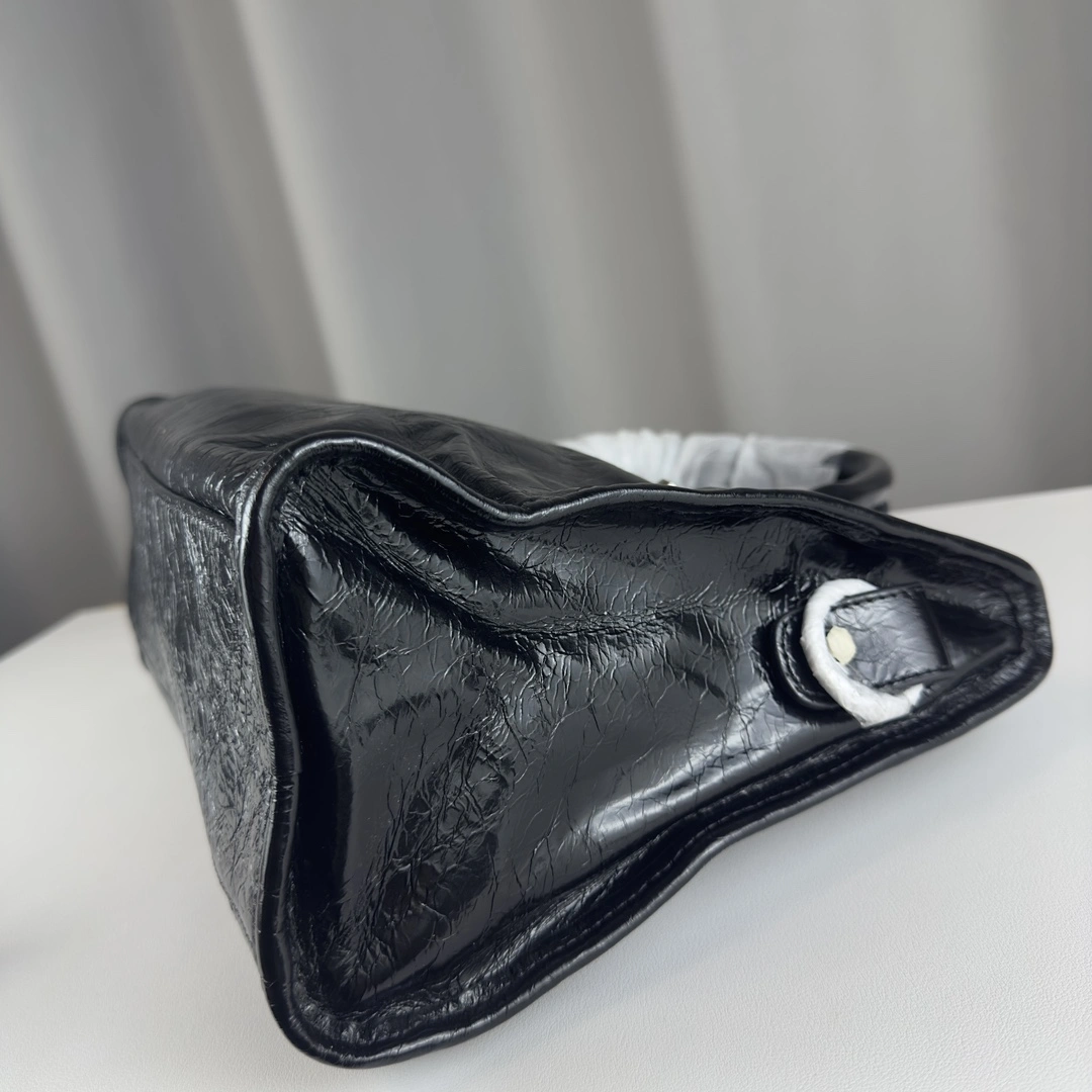 Balenciaga Large Batch 600 Motorcycle Shoulder Bag - Silver Rivet Trendsetting 60985