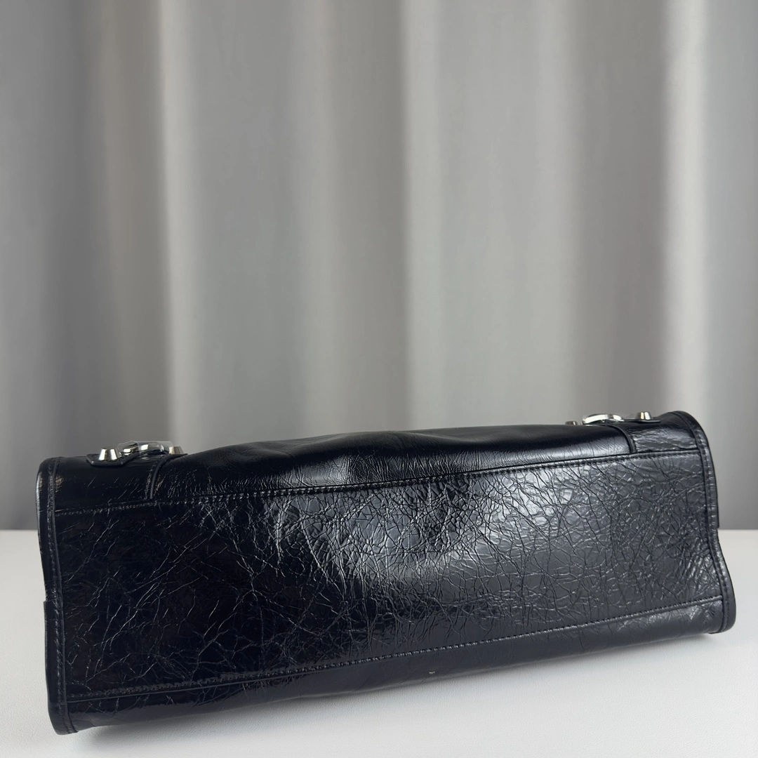 Balenciaga Large Batch 600 Motorcycle Shoulder Bag - Silver Rivet Trendsetting 60985