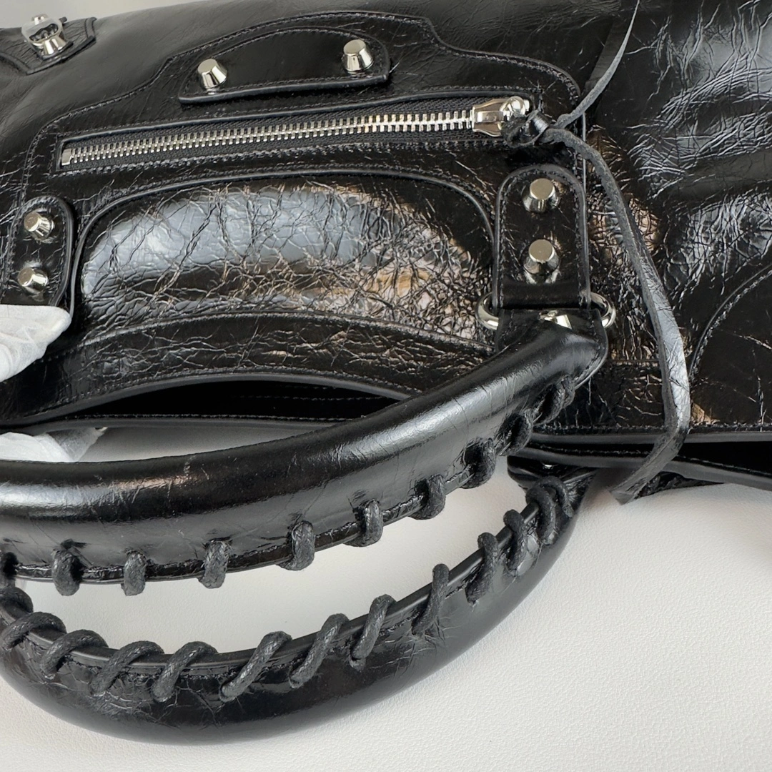 Balenciaga Large Batch 600 Motorcycle Shoulder Bag - Silver Rivet Trendsetting 60985
