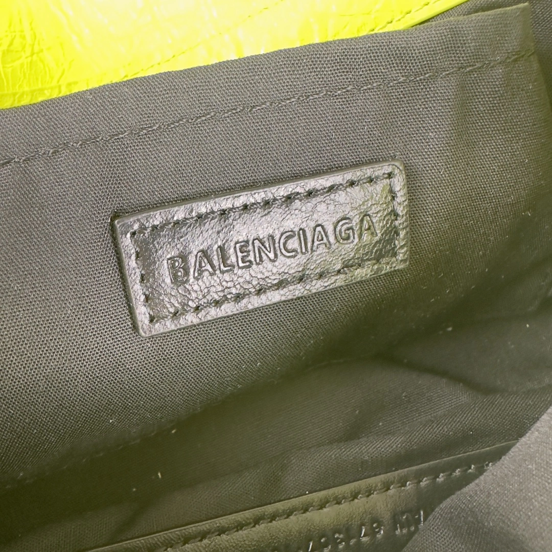 Sophisticated Balenciaga Large Everyday Lambskin Sling Bag Baguette Style 61101