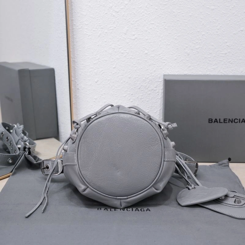 SmartChoice Balenciaga Le Cagole  Cracked Lambskin Bucket Bag 75354