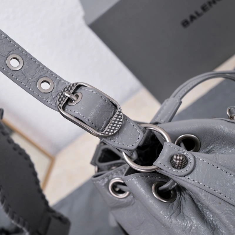 SmartChoice Balenciaga Le Cagole  Cracked Lambskin Bucket Bag 75354