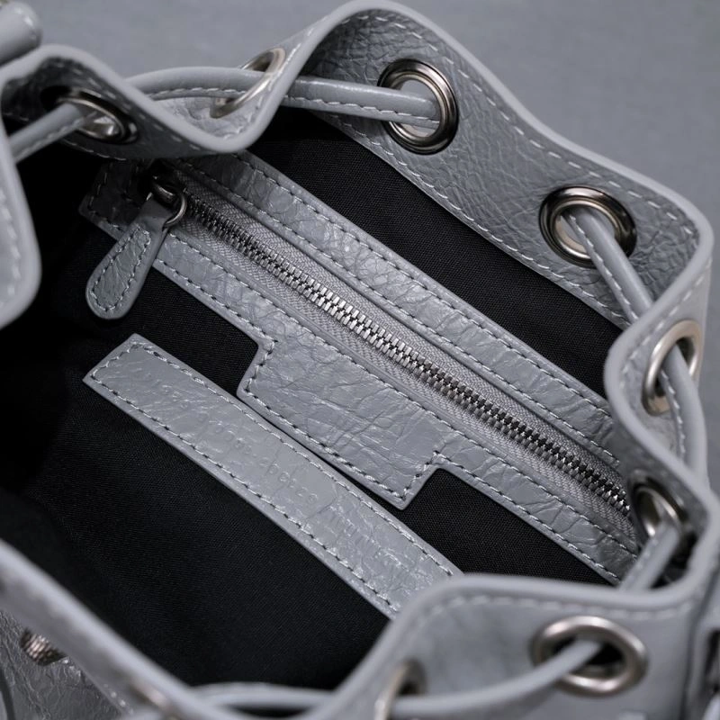 SmartChoice Balenciaga Le Cagole  Cracked Lambskin Bucket Bag 75354