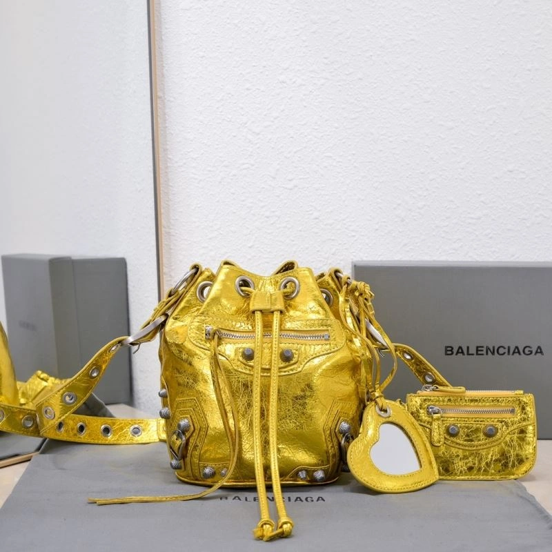 Balenciaga Le Cagole  Cracked Lambskin Bucket Bag TechFriendly 75347