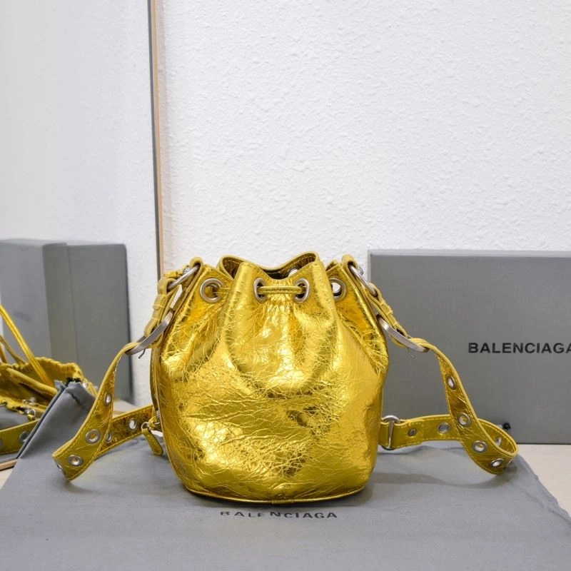 Balenciaga Le Cagole  Cracked Lambskin Bucket Bag TechFriendly 75347