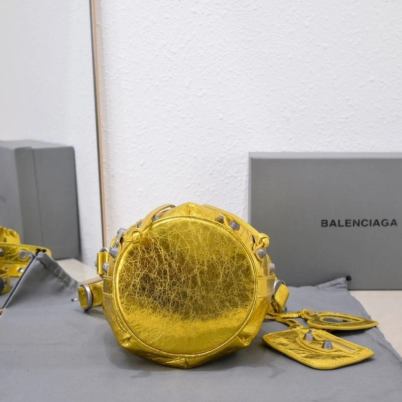 Balenciaga Le Cagole  Cracked Lambskin Bucket Bag TechFriendly 75347