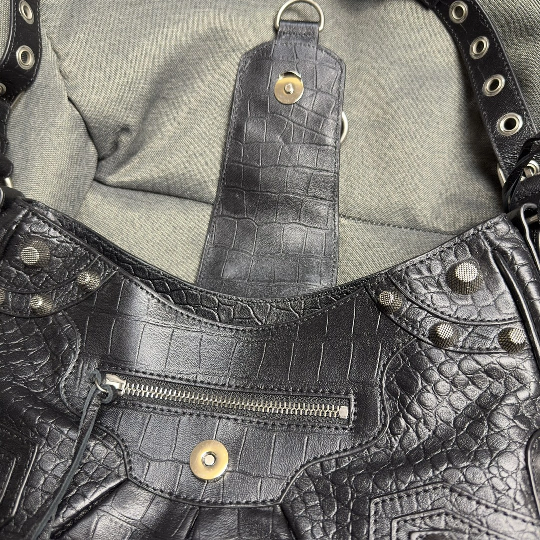 Attractive Balenciaga Le Cagole Exploded Sheepskin Half-Moon Bag 61091
