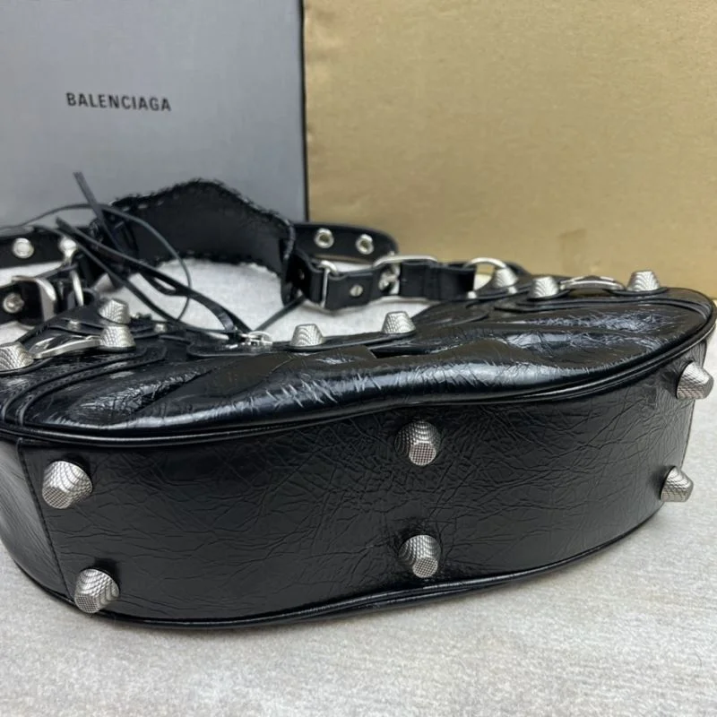 Balenciaga Le Cagole Half-Moon Leather Dumpling Bag Trendsetting 38342