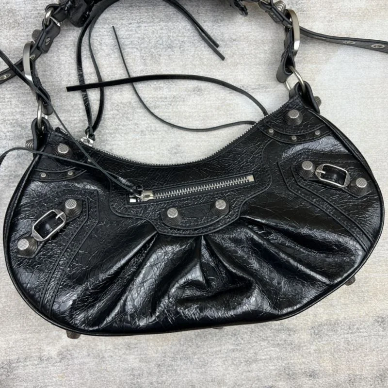 Balenciaga Le Cagole Half-Moon Leather Dumpling Bag Trendsetting 38342