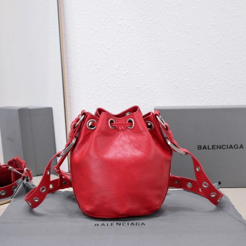 Lightweight Balenciaga Le Cagole Heart Mirror Bucket Bag in Cracked Lambskin 75368
