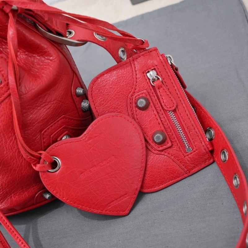 Lightweight Balenciaga Le Cagole Heart Mirror Bucket Bag in Cracked Lambskin 75368