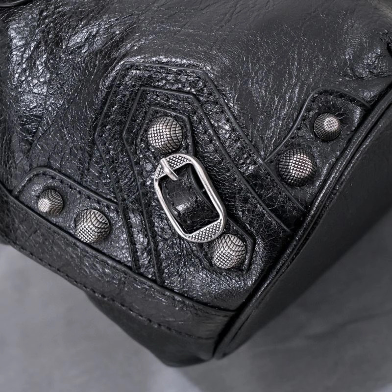QuickDry Balenciaga Le Cagole Heart-Mirror Bucket Bag in Cracked Lambskin 75346