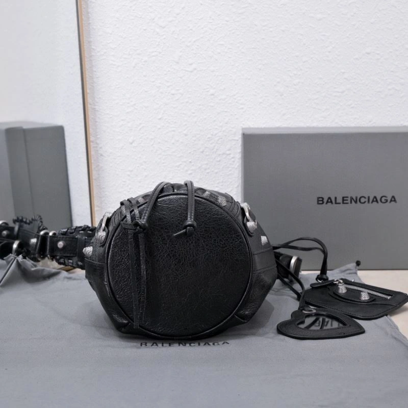 QuickDry Balenciaga Le Cagole Heart-Mirror Bucket Bag in Cracked Lambskin 75346