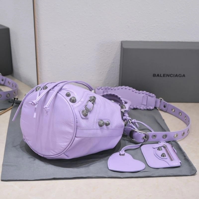RelaxedFit Balenciaga Le Cagole Heart Mirror Bucket Bag in Lambskin 72679