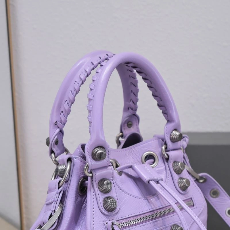 RelaxedFit Balenciaga Le Cagole Heart Mirror Bucket Bag in Lambskin 72679